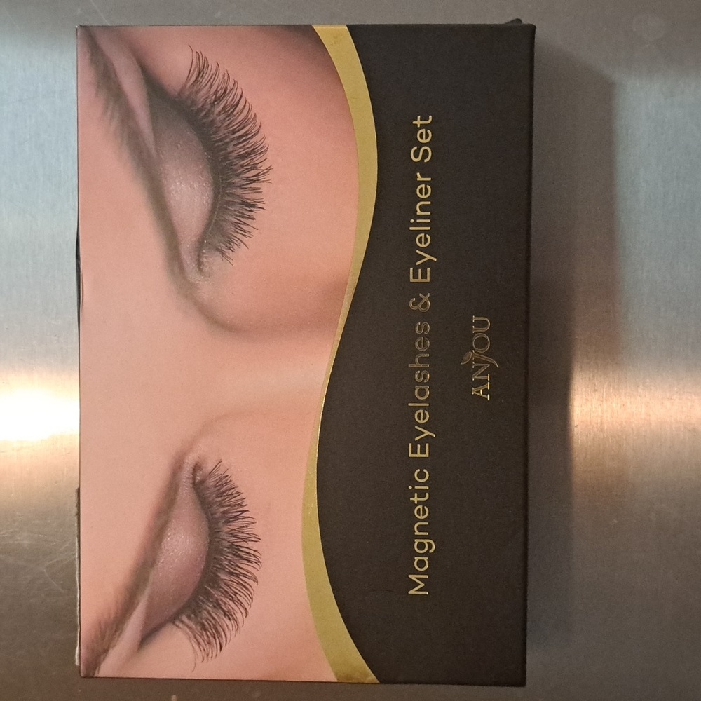 NWT Magnetic Eyelash Kit